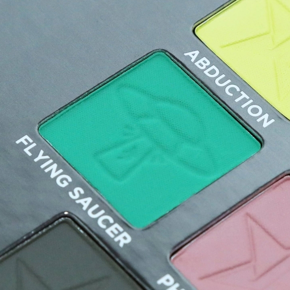 Jeffree Star Cosmetics Alien Palette - Picture 3 of 5